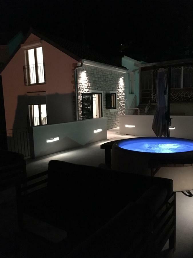 Old Village Apartment *